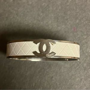 *RARE* Designer Inspired Stainless Steel & Iconic Quilted Leather Bracelet NWT